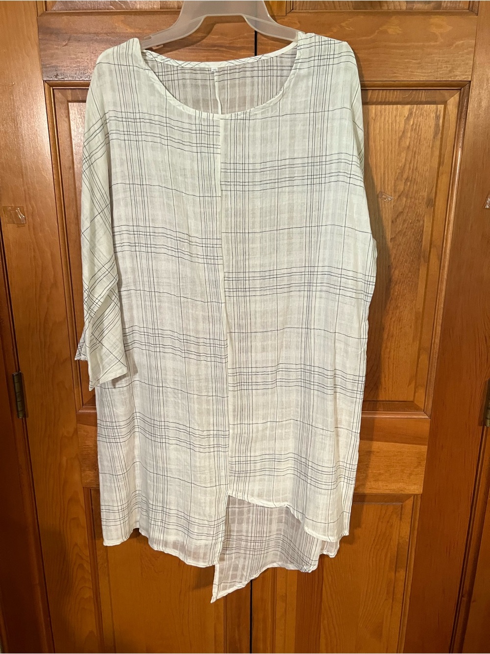 SHEIN White and Light Gray Plaid Asymmetric Tunic Top
